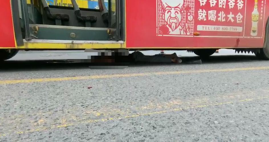 DƬ